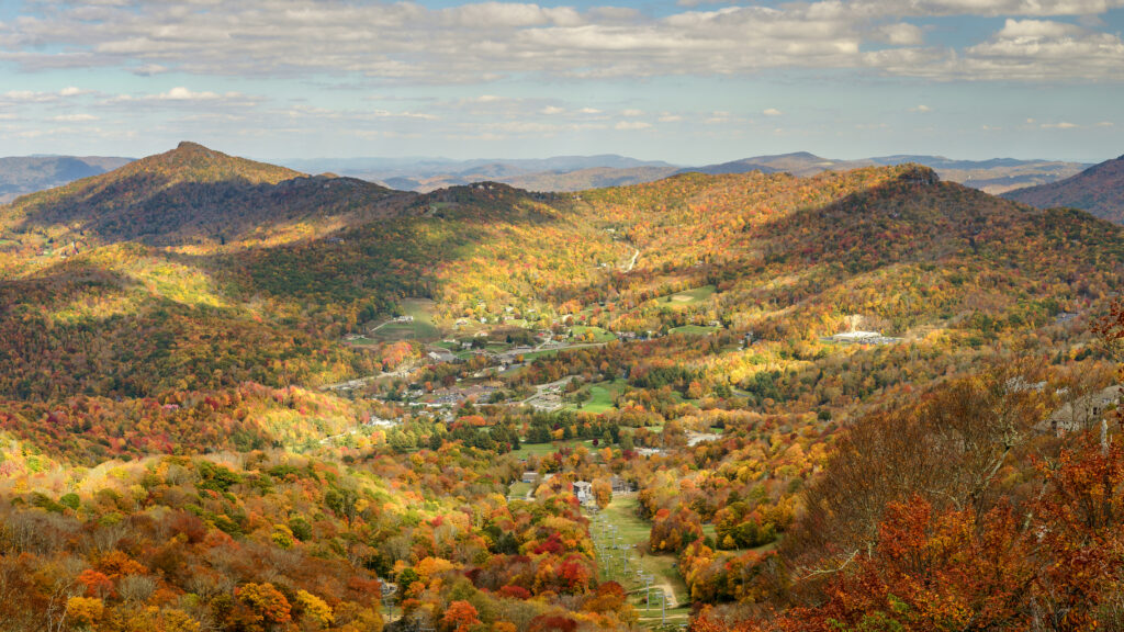 Little Switzerland real estate, Dream Mountain Realty, NC realtors, Mt. Mitchell, from,the,top,of,sugar,mountain,looking,at,tyne,castle